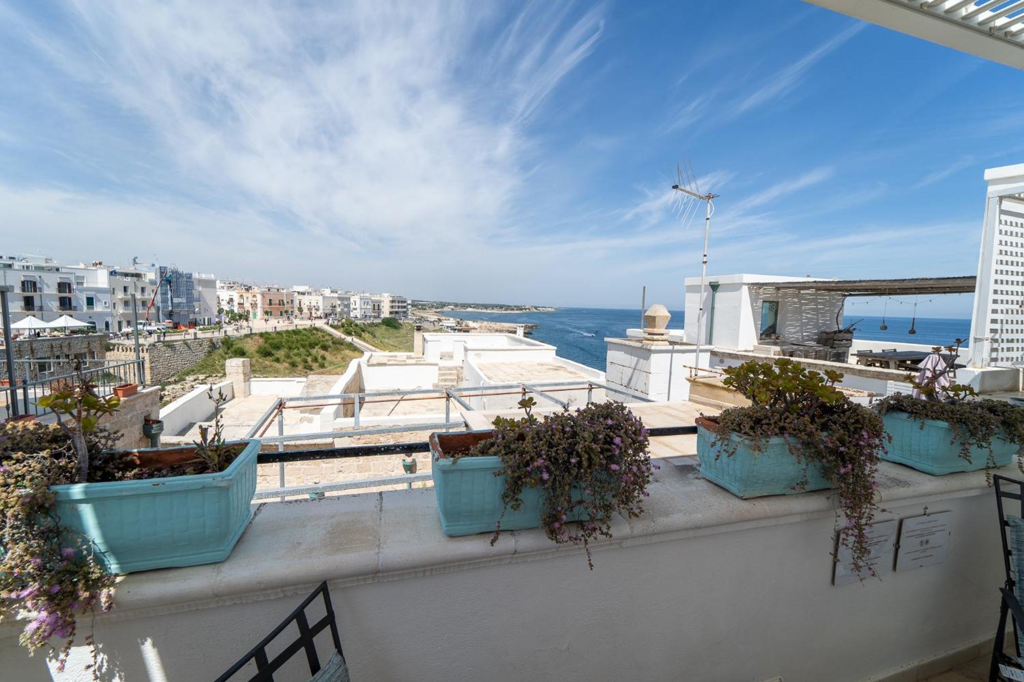 A Mare Appartamento, Via Porto 69 Polignano a Mare Exterior photo
